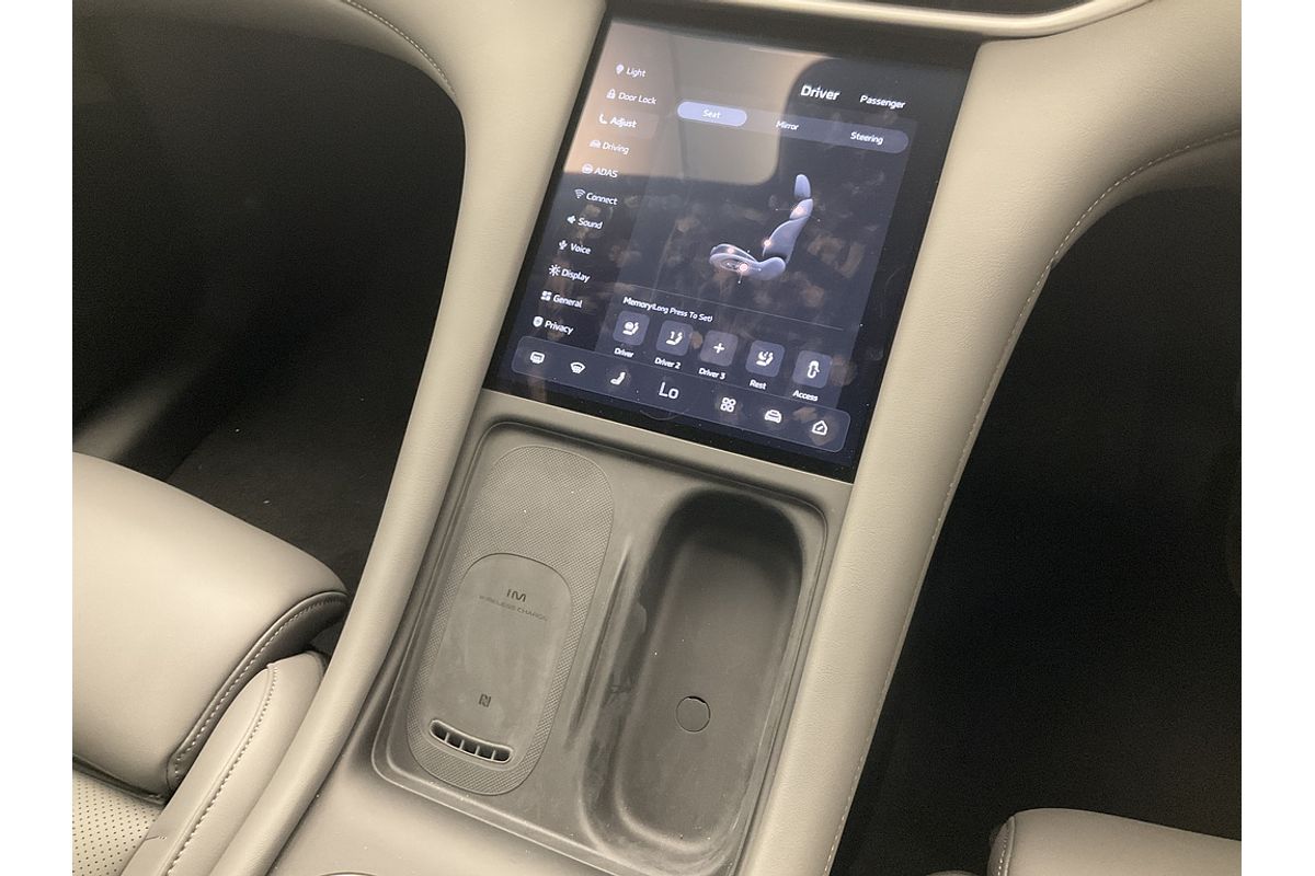 2025 MG IM6 Platinum S12L