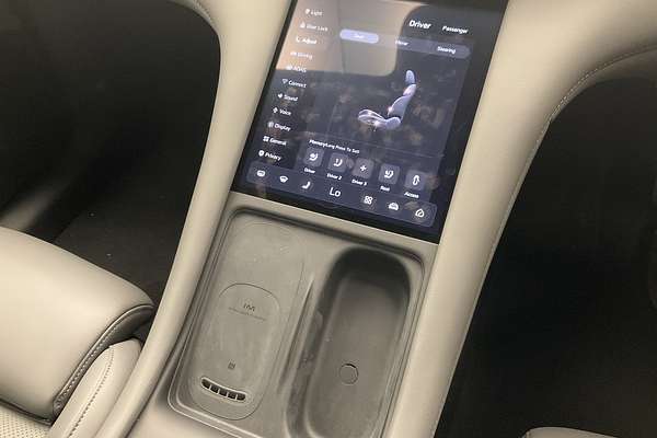 2025 MG IM6 Platinum S12L