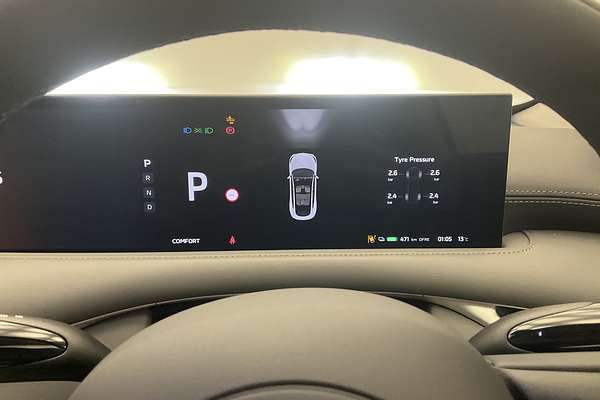 2025 MG IM6 Platinum S12L