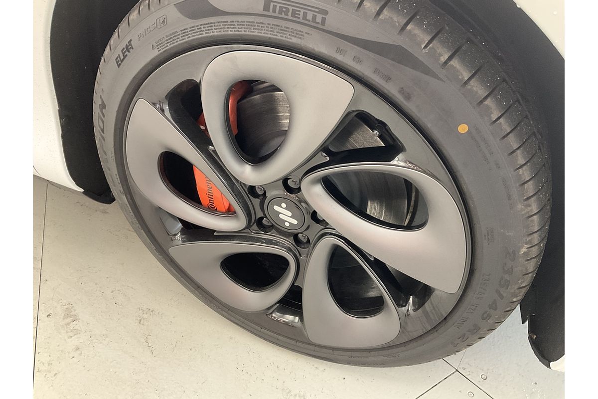 2025 MG IM6 Platinum S12L