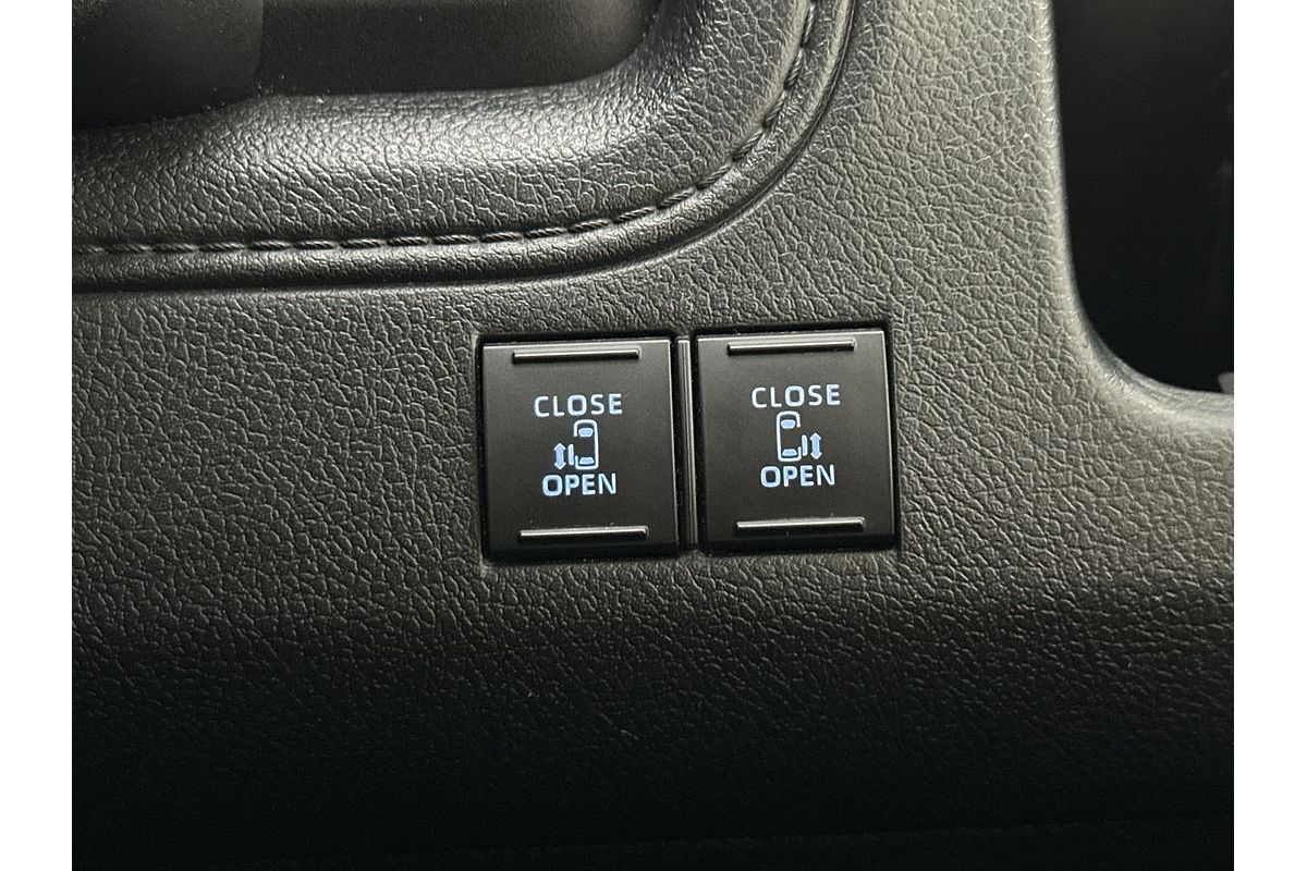 2019 Toyota Granvia VX GDH303R