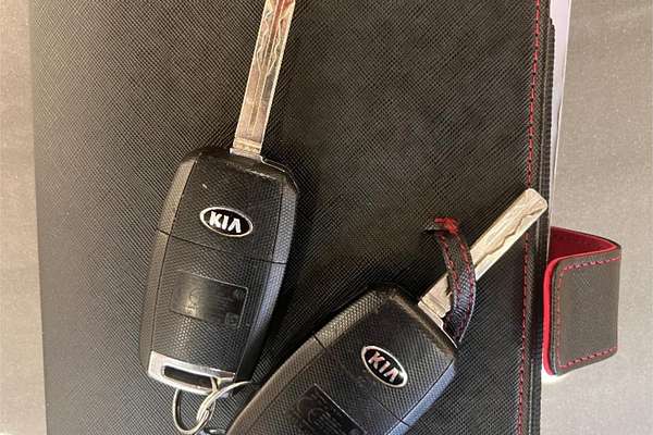 2017 Kia Rondo Si RP