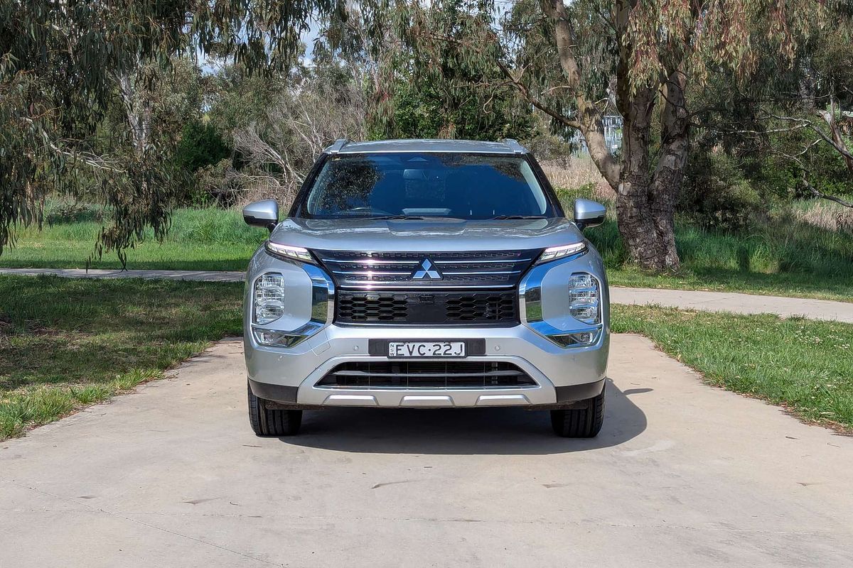 2022 Mitsubishi Outlander LS ZM