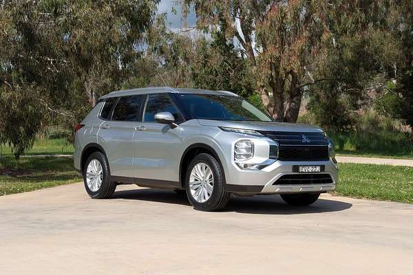 2022 Mitsubishi Outlander LS ZM