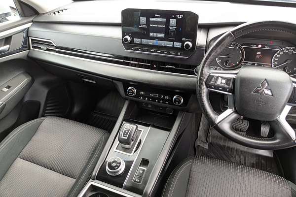 2022 Mitsubishi Outlander LS ZM