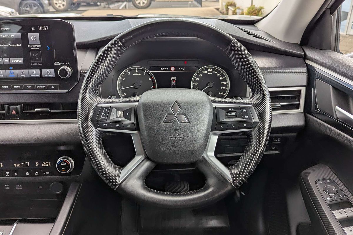 2022 Mitsubishi Outlander LS ZM