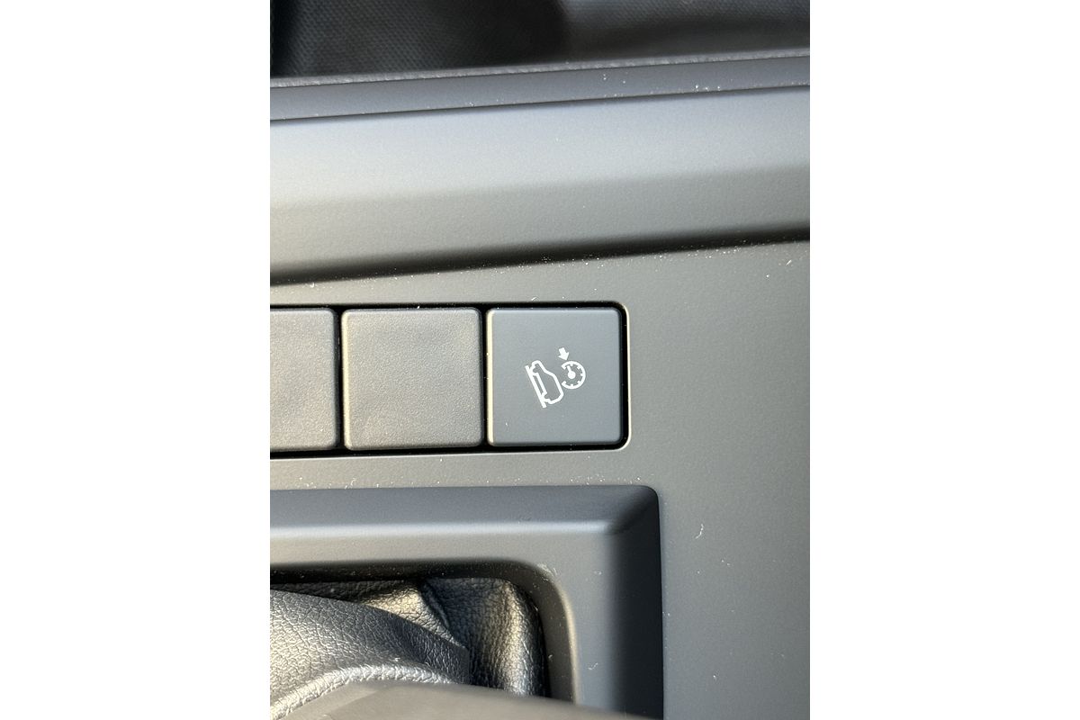 2025 Isuzu D-MAX SX 4X4