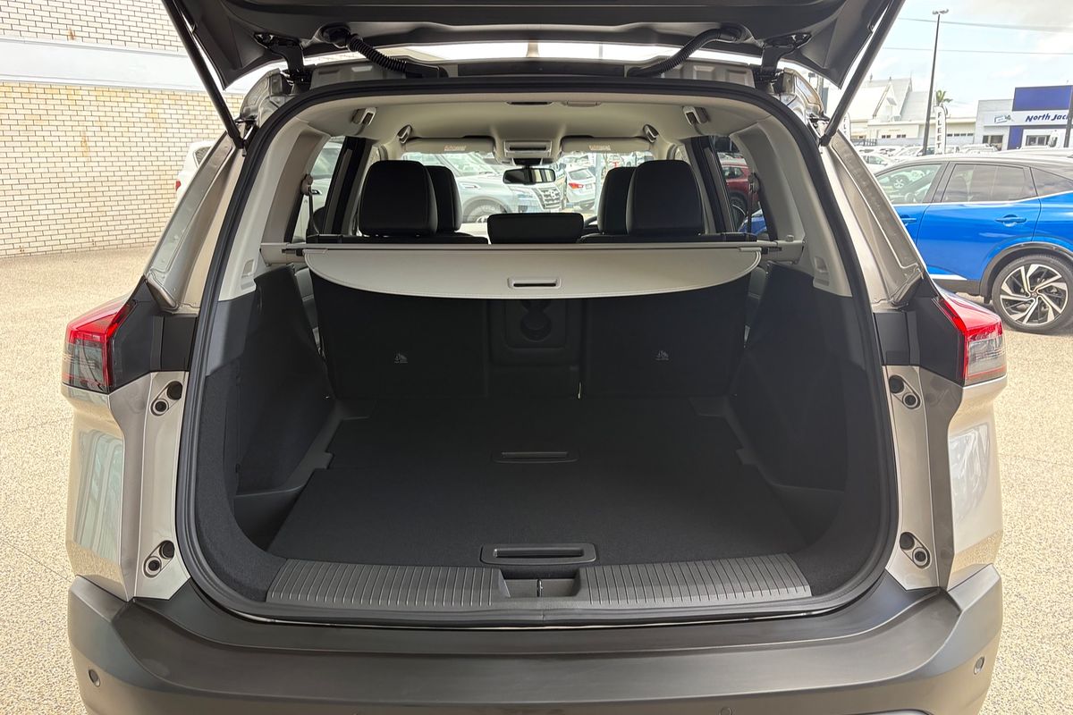 2025 Nissan X-TRAIL ST-L T33