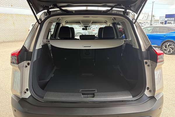 2025 Nissan X-TRAIL ST-L T33