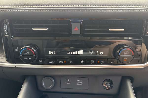 2025 Nissan X-TRAIL ST-L T33