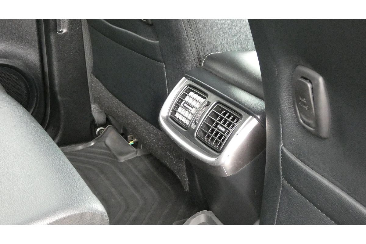 2017 Toyota Hilux SR5 GUN126R 4X4