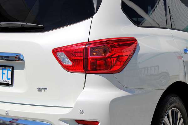 2017 Nissan Pathfinder ST R52 Series II
