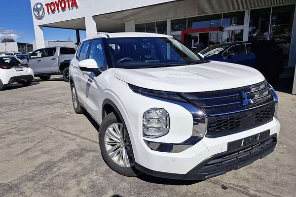 2024 Mitsubishi Outlander ES ZM
