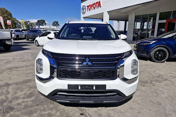 2024 Mitsubishi Outlander ES ZM