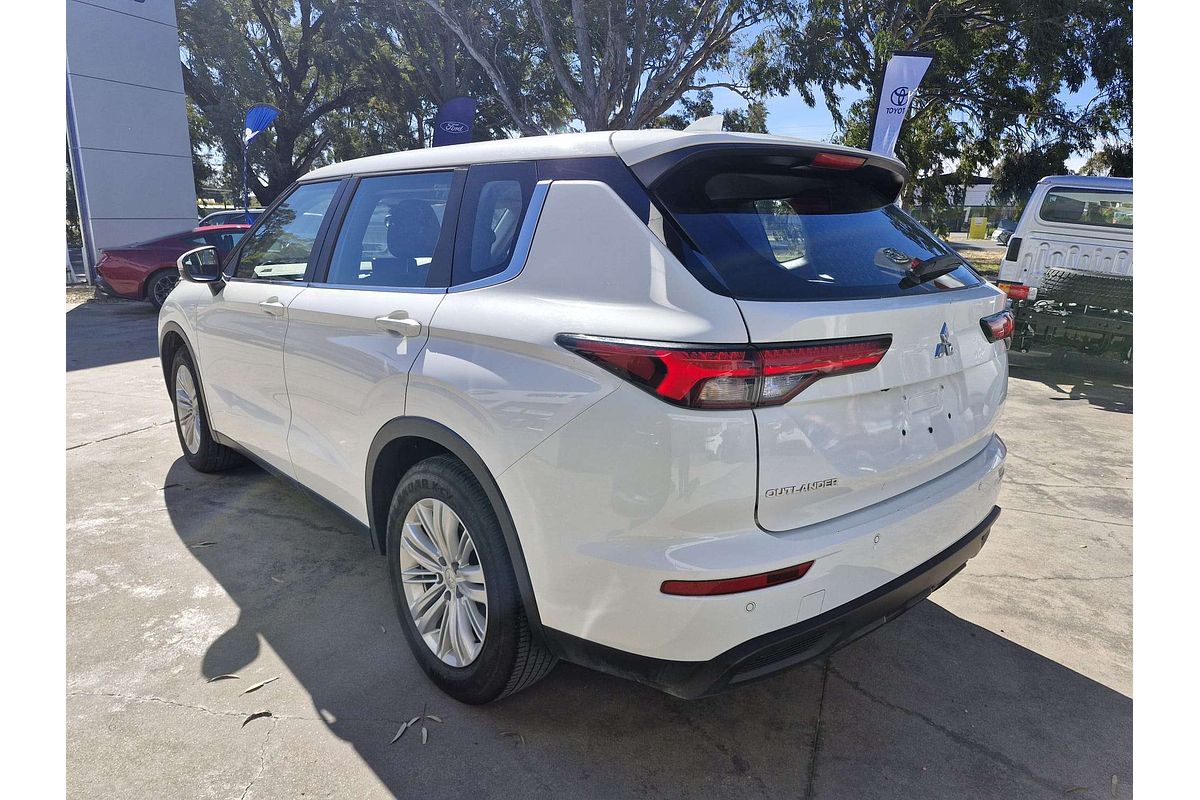 2024 Mitsubishi Outlander ES ZM