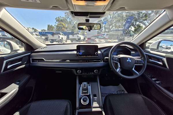 2024 Mitsubishi Outlander ES ZM