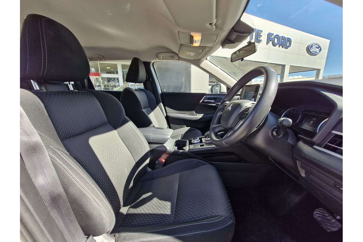 2024 Mitsubishi Outlander ES ZM