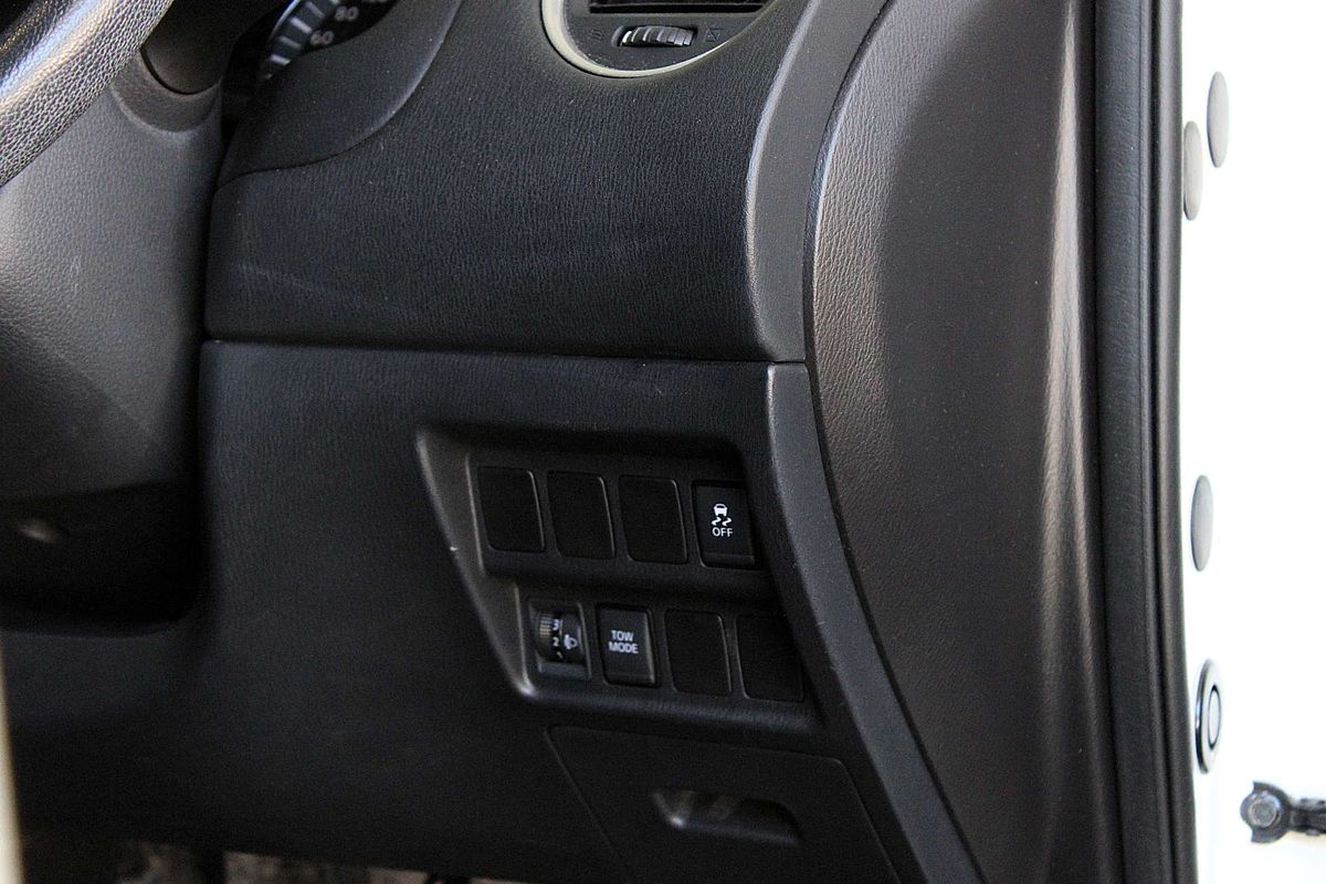 2017 Nissan Pathfinder ST R52 Series II