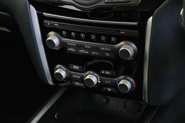 2017 Nissan Pathfinder ST R52 Series II