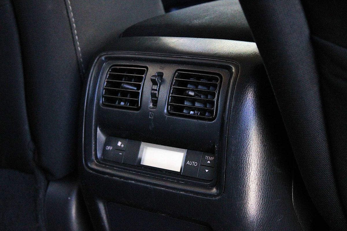 2017 Nissan Pathfinder ST R52 Series II