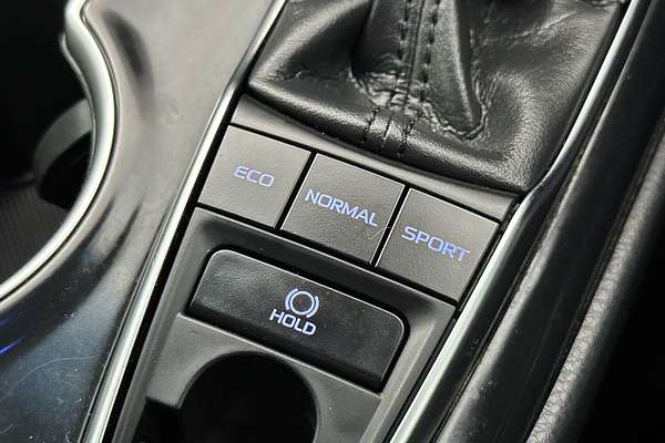 2018 Toyota Camry SL GSV70R