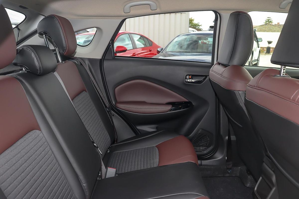 2025 Suzuki Fronx Hybrid KW