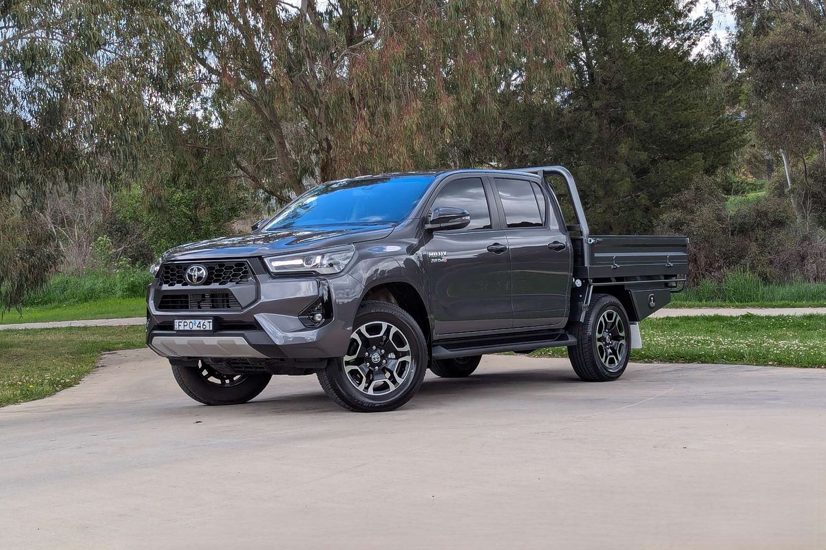 2025 Toyota Hilux SR5 48V GUN126R 4X4