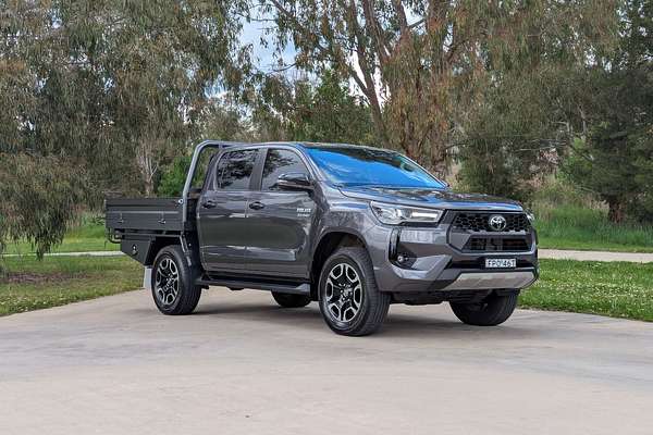 2025 Toyota Hilux SR5 48V GUN126R 4X4