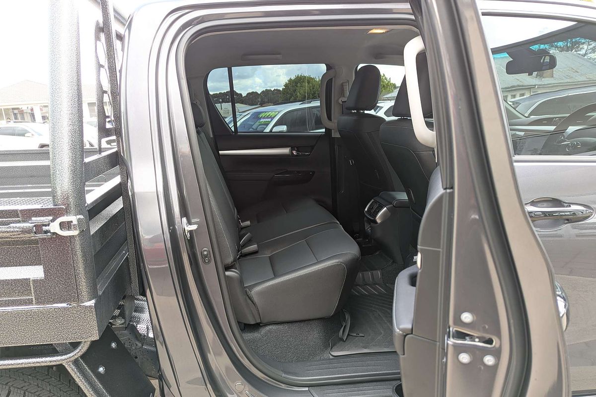 2025 Toyota Hilux SR5 48V GUN126R 4X4