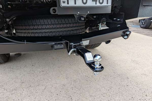 2025 Toyota Hilux SR5 48V GUN126R 4X4