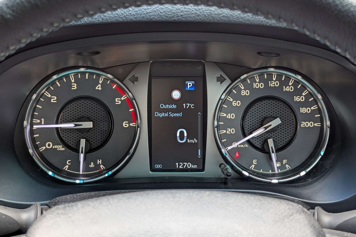 2025 Toyota Hilux SR5 48V GUN126R 4X4