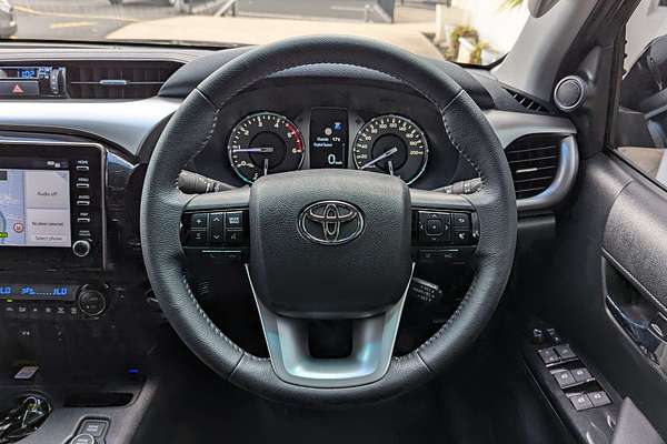 2025 Toyota Hilux SR5 48V GUN126R 4X4