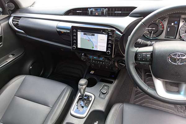 2025 Toyota Hilux SR5 48V GUN126R 4X4