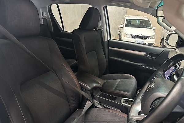 2019 Toyota Hilux SR5 GUN126R 4X4