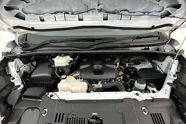 2021 Toyota Hiace Commuter GDH322R ELWB High Roof