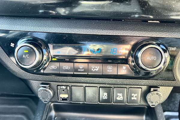 2017 Toyota Hilux SR5 GUN126R 4X4