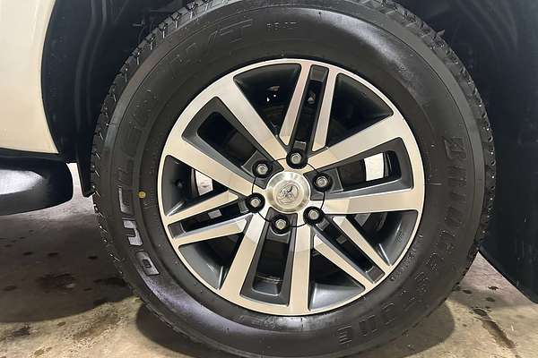 2019 Toyota Hilux SR5 GUN126R 4X4