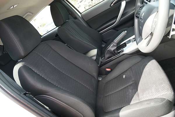 2023 Mitsubishi Eclipse Cross ES YB