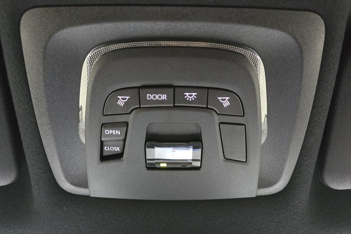 2025 Toyota Corolla Cross Atmos MXGH10R