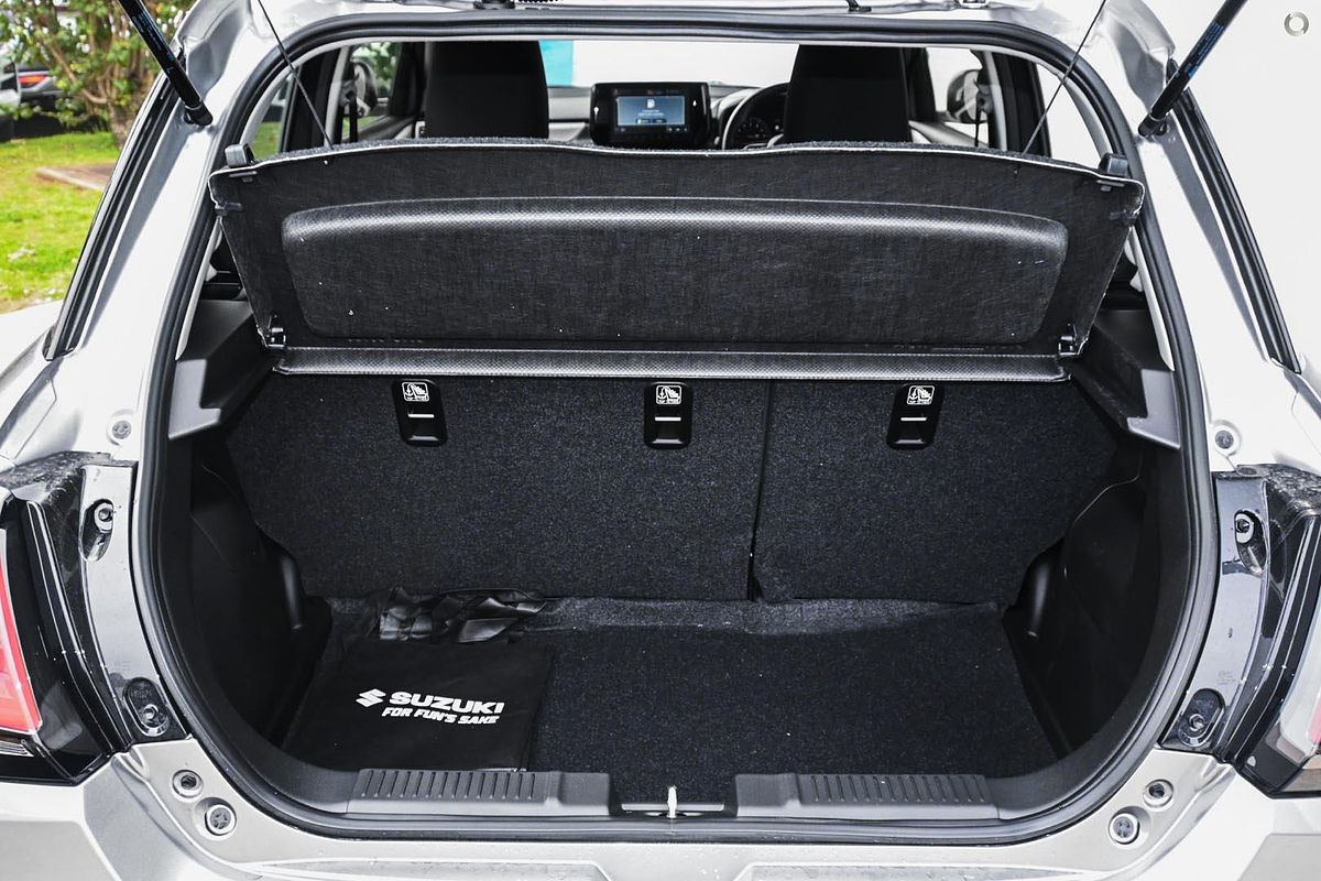 2025 Suzuki Swift Hybrid UZ