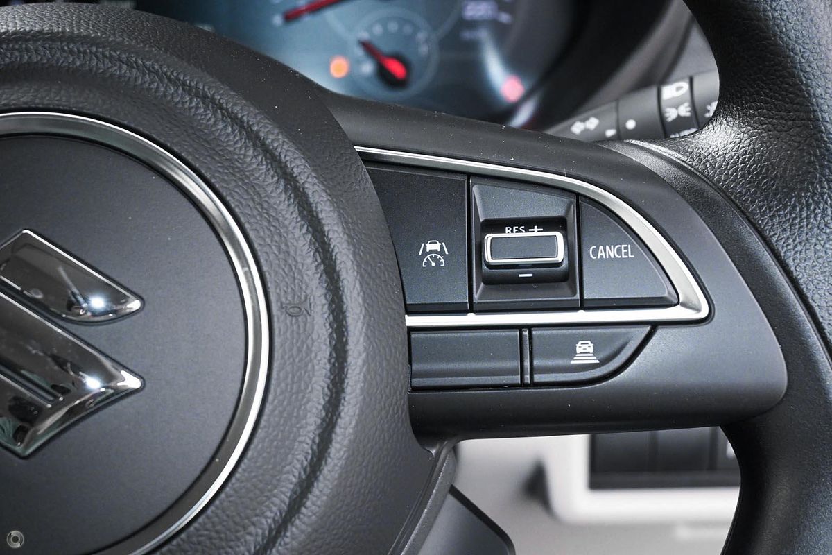 2025 Suzuki Swift Hybrid UZ