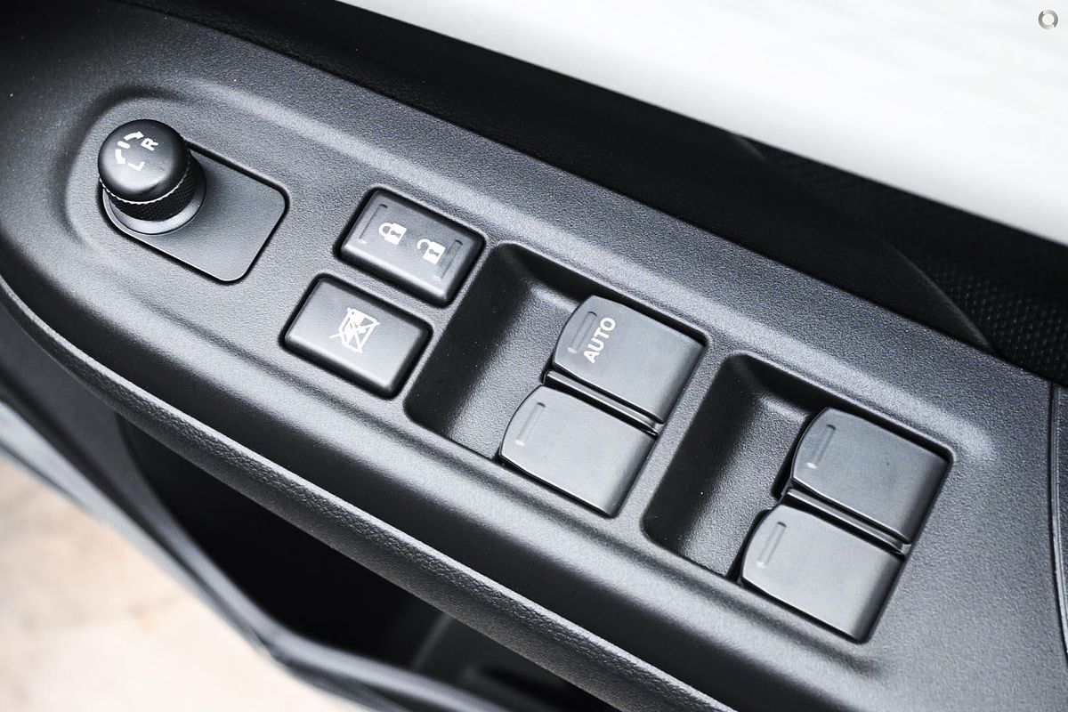 2025 Suzuki Swift Hybrid UZ