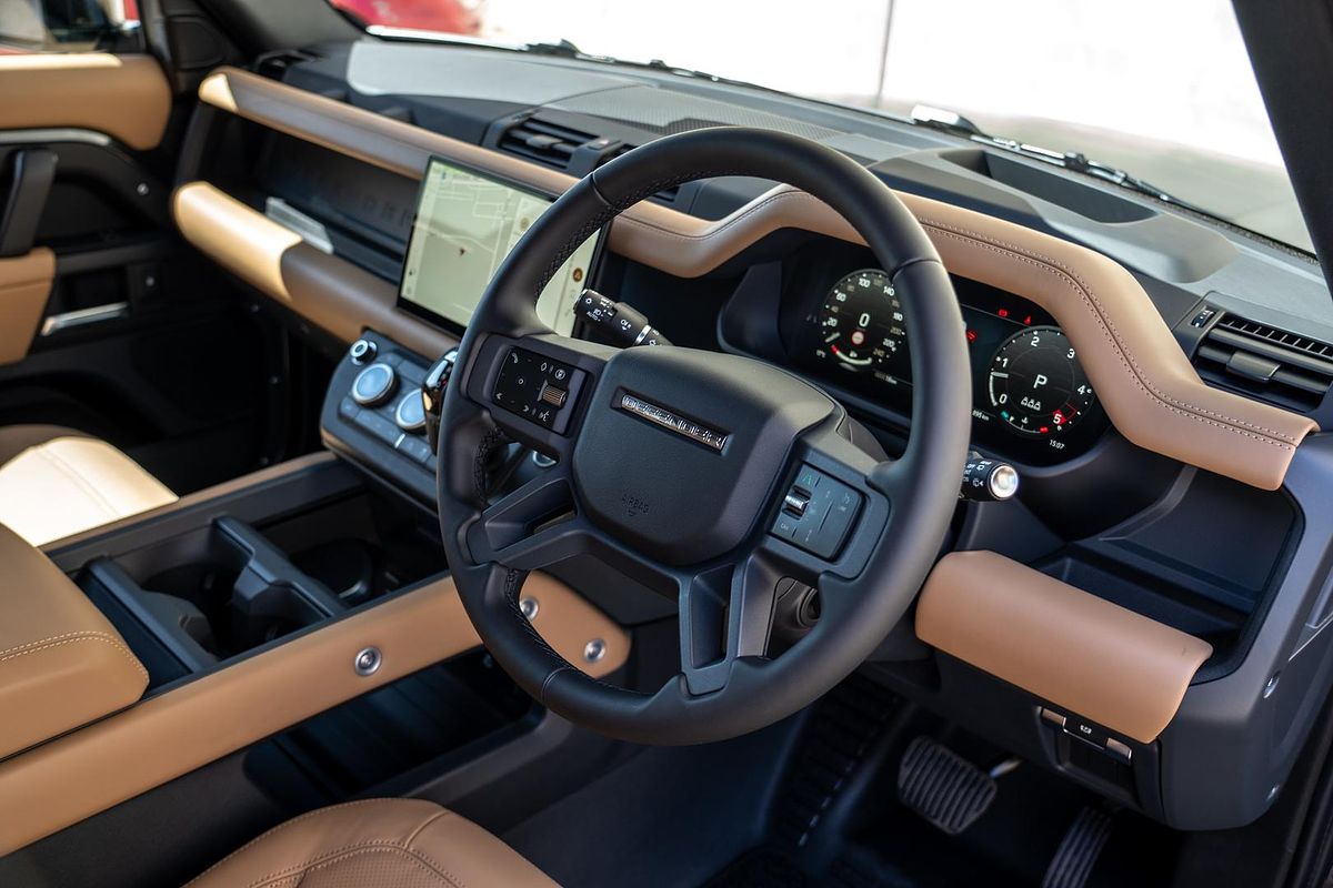 2025 Land Rover Defender 110 D350 X-Dynamic SE L663