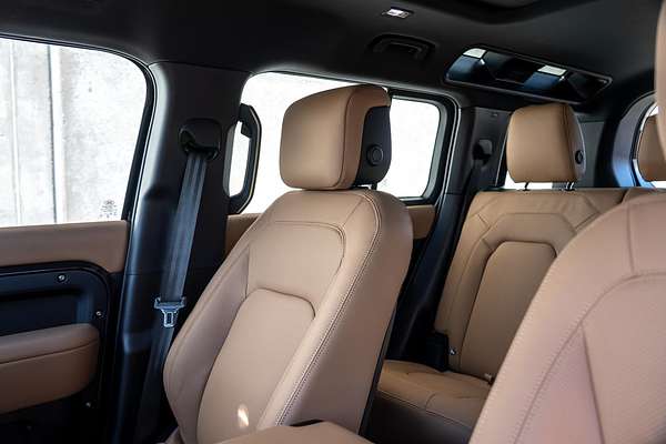 2025 Land Rover Defender 110 D350 X-Dynamic SE L663