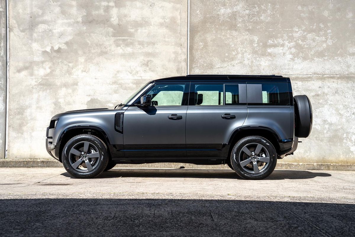 2025 Land Rover Defender 110 D350 X-Dynamic SE L663