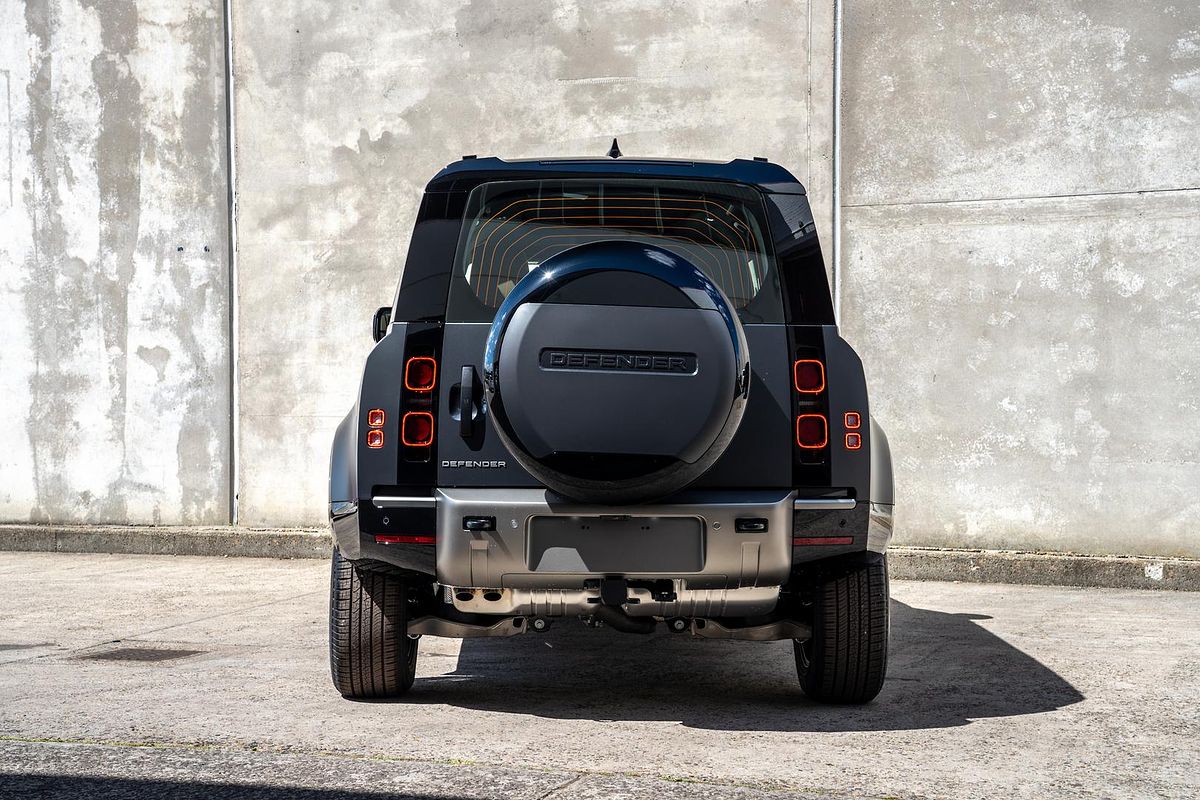 2025 Land Rover Defender 110 D350 X-Dynamic SE L663