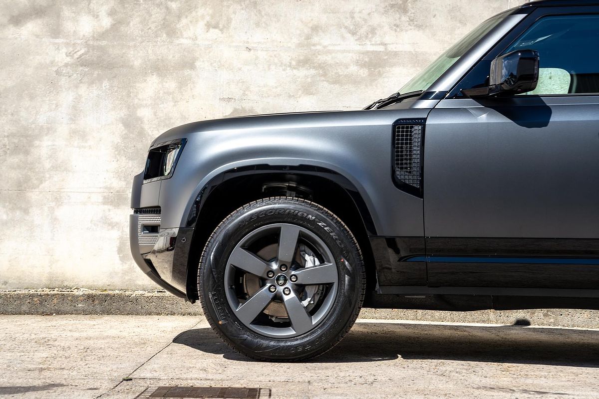 2025 Land Rover Defender 110 D350 X-Dynamic SE L663