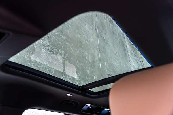 2025 Land Rover Defender 110 D350 X-Dynamic SE L663