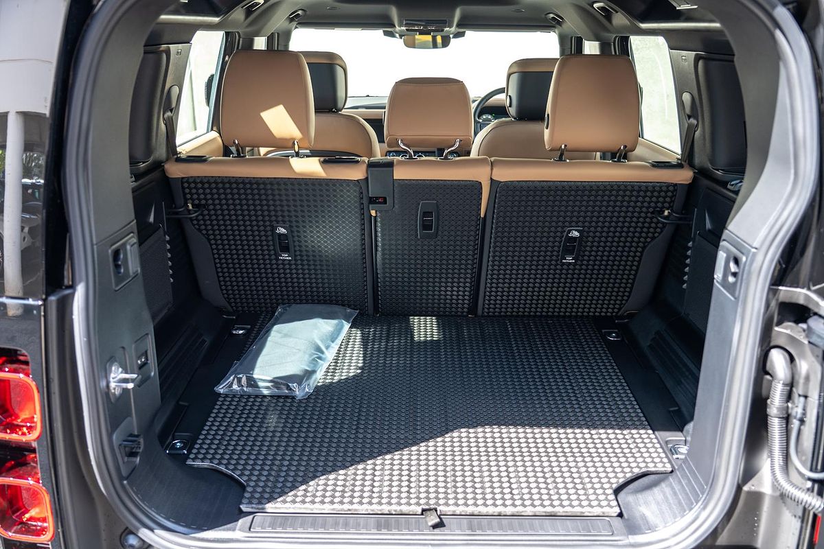 2025 Land Rover Defender 110 D350 X-Dynamic SE L663