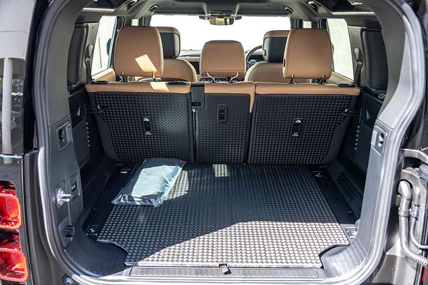 2025 Land Rover Defender 110 D350 X-Dynamic SE L663